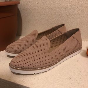 EUC Anne Klein flats